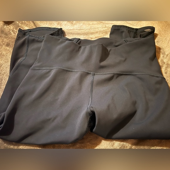 Lululemon Train Times Crop (17") Midnight Navy leggings size 8 sheer - Picture 2 of 5